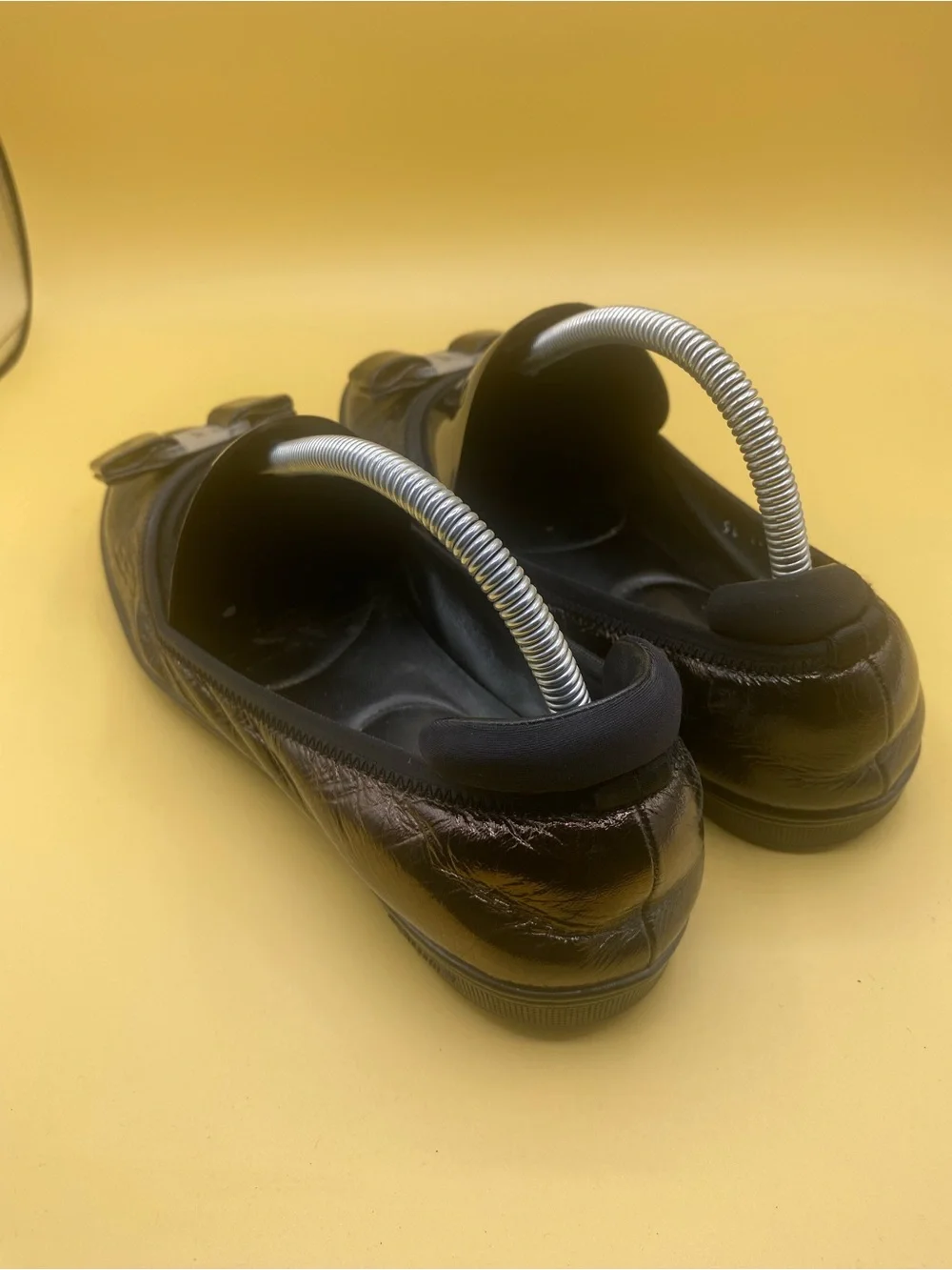 Salvatore Ferragamo Black Patent Leather Vara Bow Flats - Picture 3 of 4